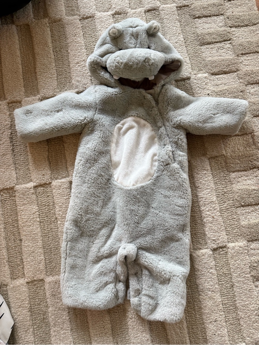 Pottery Barn Kids 0-6m Gray Hippo Costume